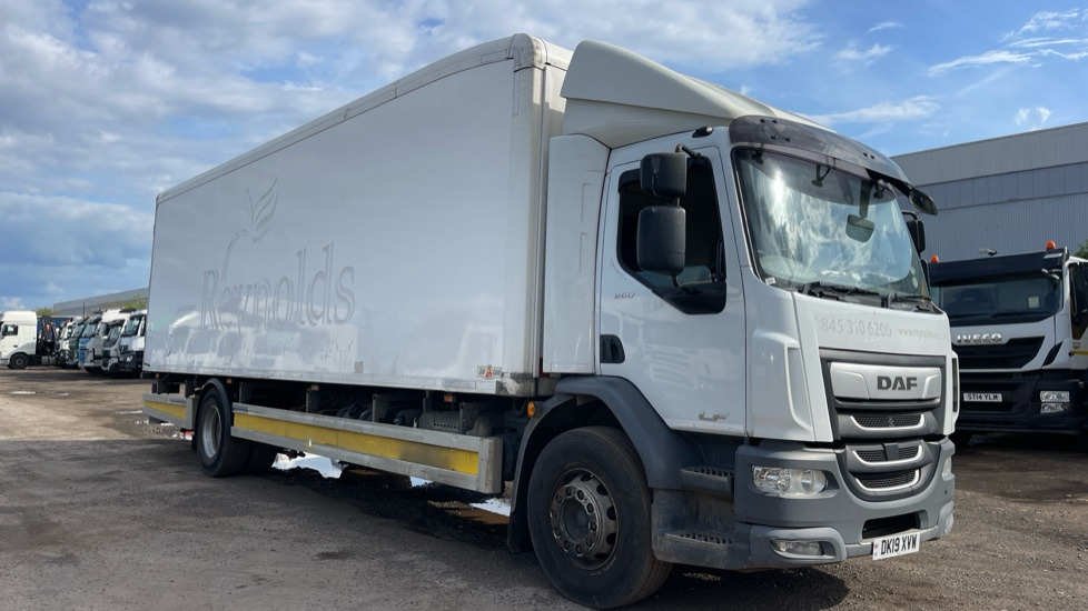 DAF LF 260 EURO 6 18 TONNE - Refrigerator truck: picture 1 DAF LF 260 EURO 6 18 TONNE - Refrigerator truck: picture 1