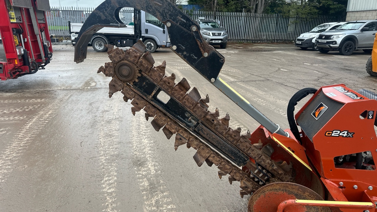 Trencher DITCH WITCH C24X: picture 13