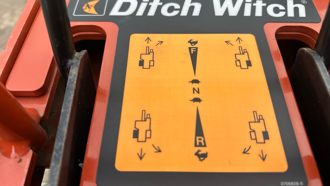 Trencher DITCH WITCH C24X: picture 16