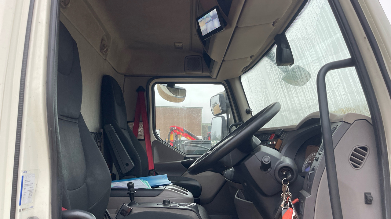 Daf LF 230 - Curtainsider truck: picture 5 Daf LF 230 - Curtainsider truck: picture 5