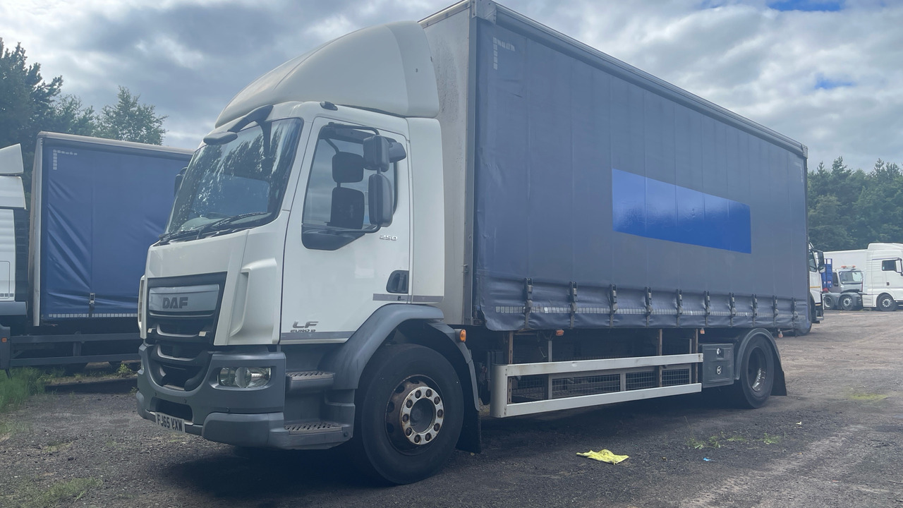 Daf LF 250 - Curtainsider truck: picture 2 Daf LF 250 - Curtainsider truck: picture 2