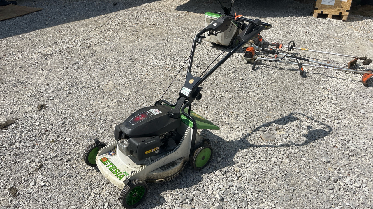 ETESIA PHE3 - Garden mower: picture 4 ETESIA PHE3 - Garden mower: picture 4