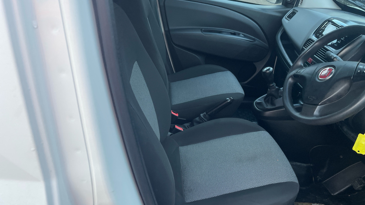 FIAT DOBLO 1.3 16V - Small van: picture 5 FIAT DOBLO 1.3 16V - Small van: picture 5