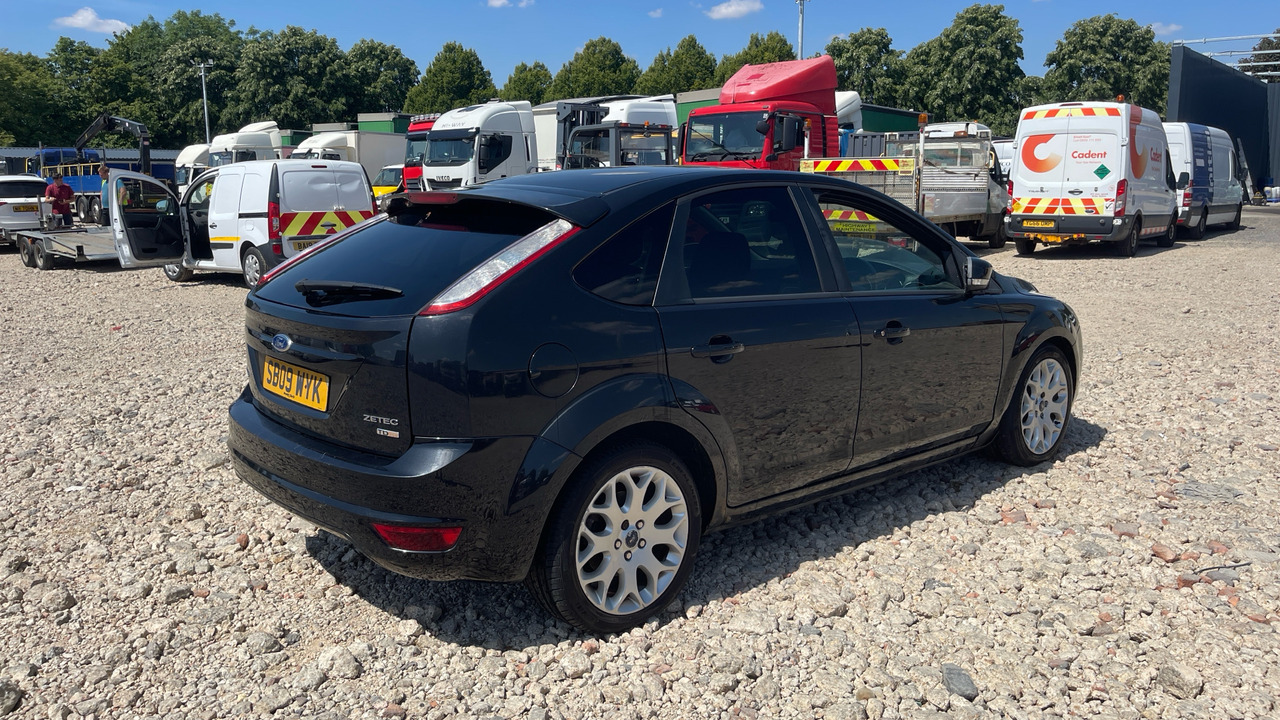 FORD FOCUS 115 1.8 TDCI - Hatchback: picture 4 FORD FOCUS 115 1.8 TDCI - Hatchback: picture 4