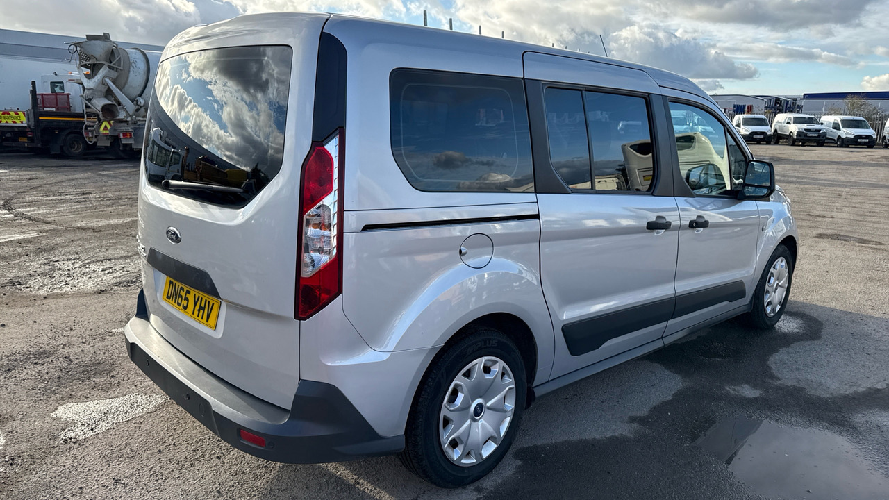 FORD GRAND TOURNEO CONNECT 1.5 TDCI - Car: picture 4 FORD GRAND TOURNEO CONNECT 1.5 TDCI - Car: picture 4
