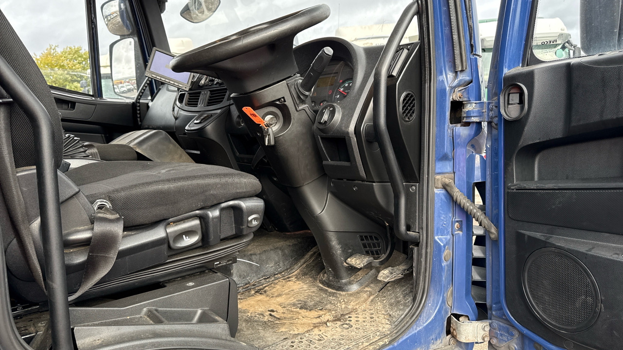 IVECO EUROCARGO 120-210 - Curtainsider truck: picture 5 IVECO EUROCARGO 120-210 - Curtainsider truck: picture 5