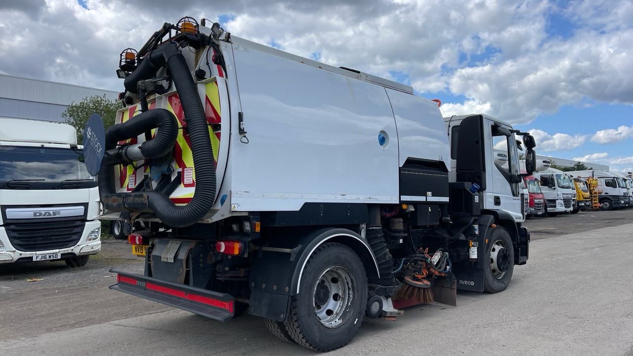 IVECO EUROCARGO 150-220 - Road sweeper: picture 4 IVECO EUROCARGO 150-220 - Road sweeper: picture 4