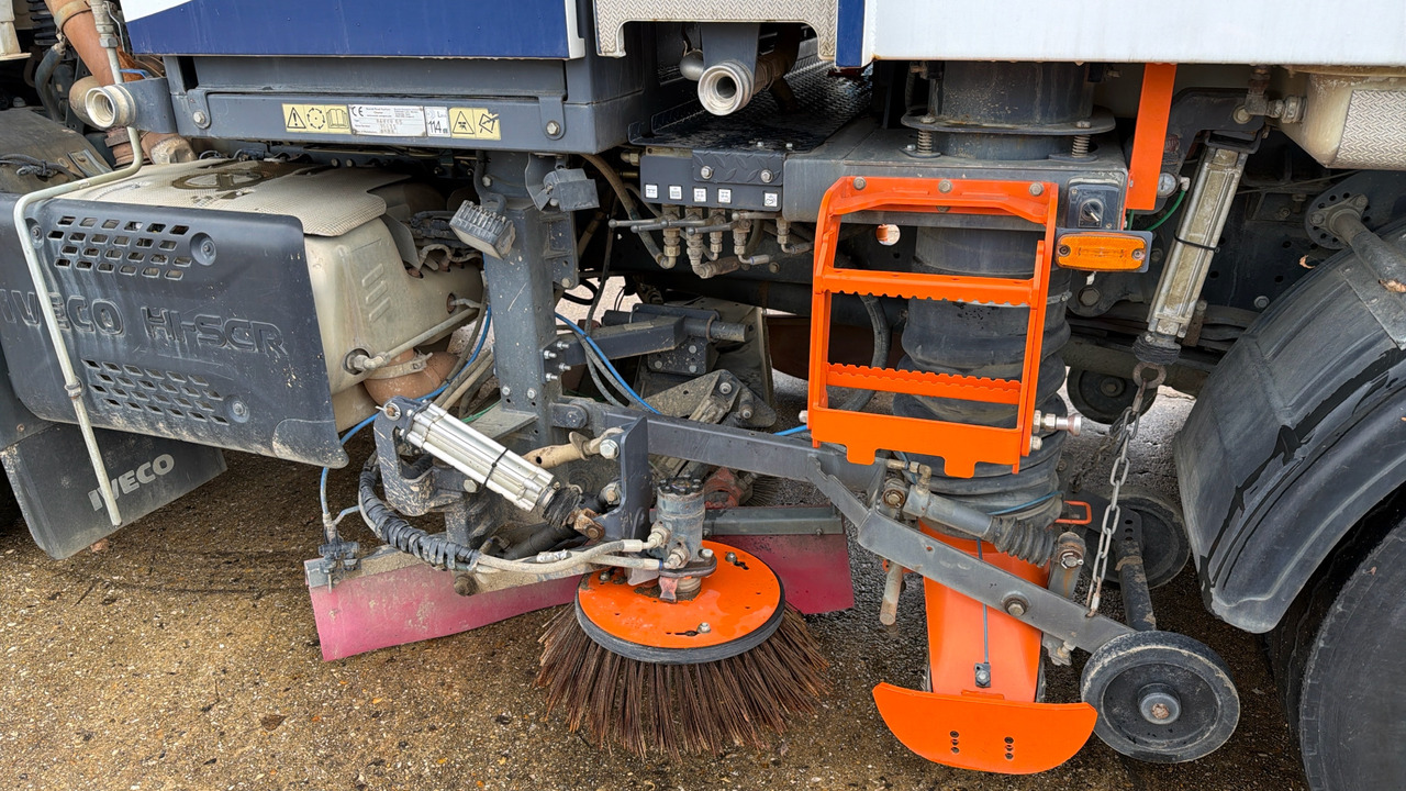 Road sweeper IVECO EUROCARGO  150-250: picture 13