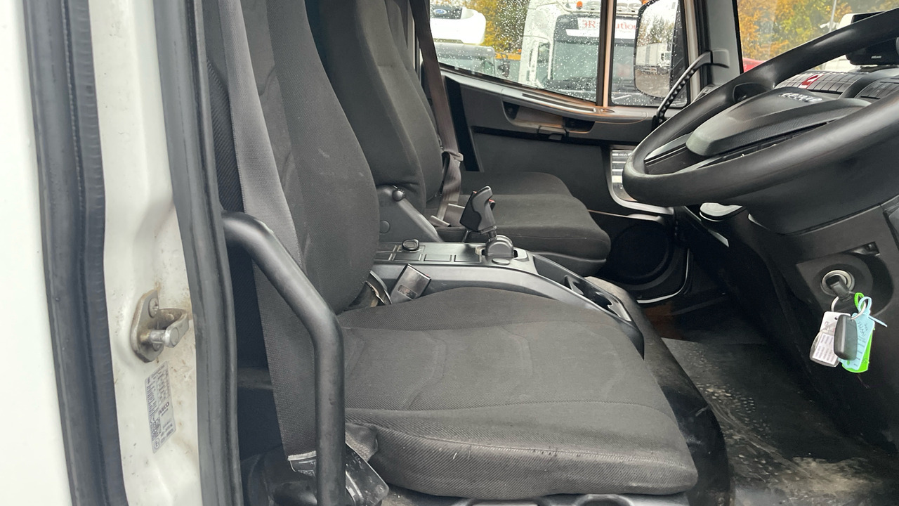 IVECO EUROCARGO 180-250 - Curtainsider truck: picture 5 IVECO EUROCARGO 180-250 - Curtainsider truck: picture 5