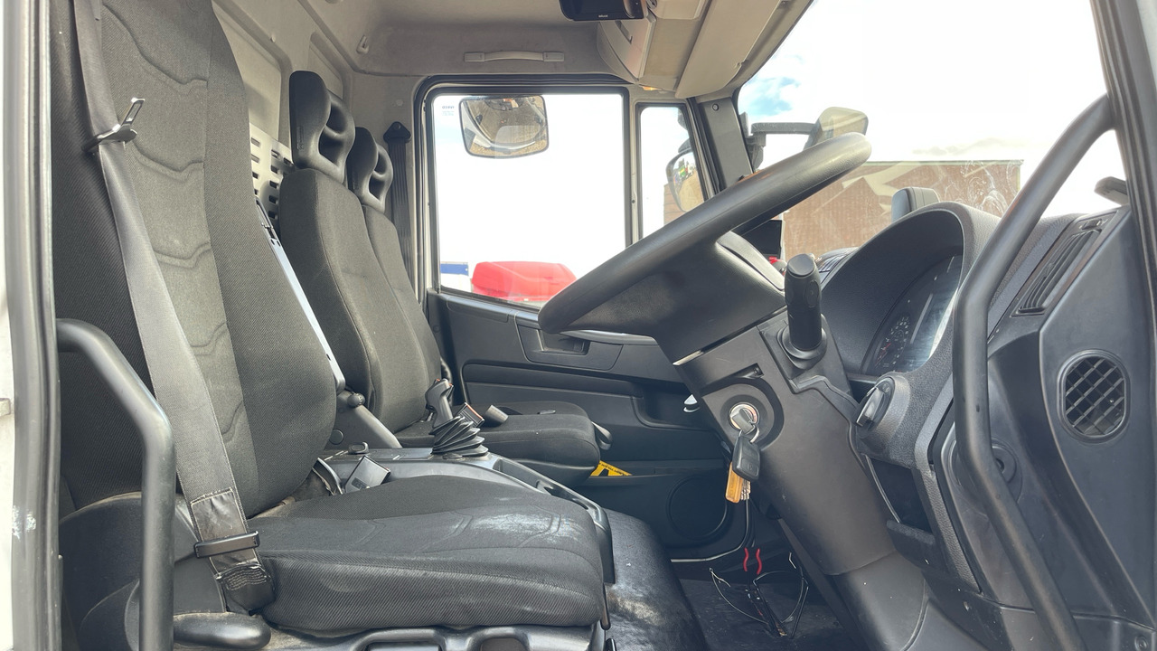 IVECO EUROCARGO 180-250 - Curtainsider truck: picture 5 IVECO EUROCARGO 180-250 - Curtainsider truck: picture 5