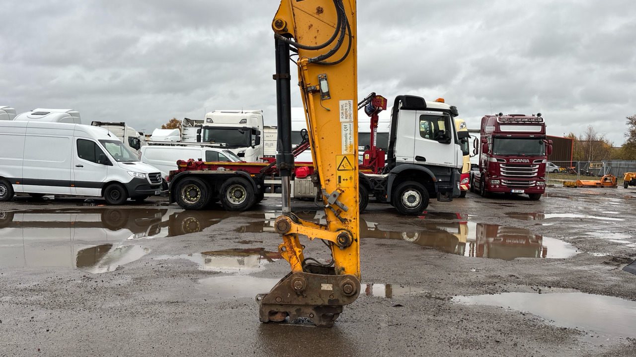 Wheel excavator JCB JS200W: picture 10