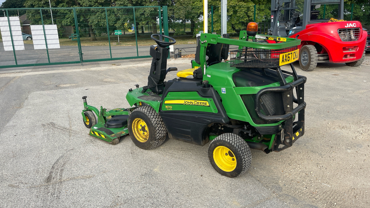 JOHN DEERE 1570 - Garden mower: picture 3 JOHN DEERE 1570 - Garden mower: picture 3
