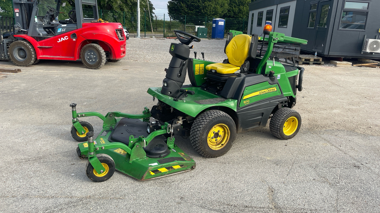 JOHN DEERE 1570 - Garden mower: picture 2 JOHN DEERE 1570 - Garden mower: picture 2