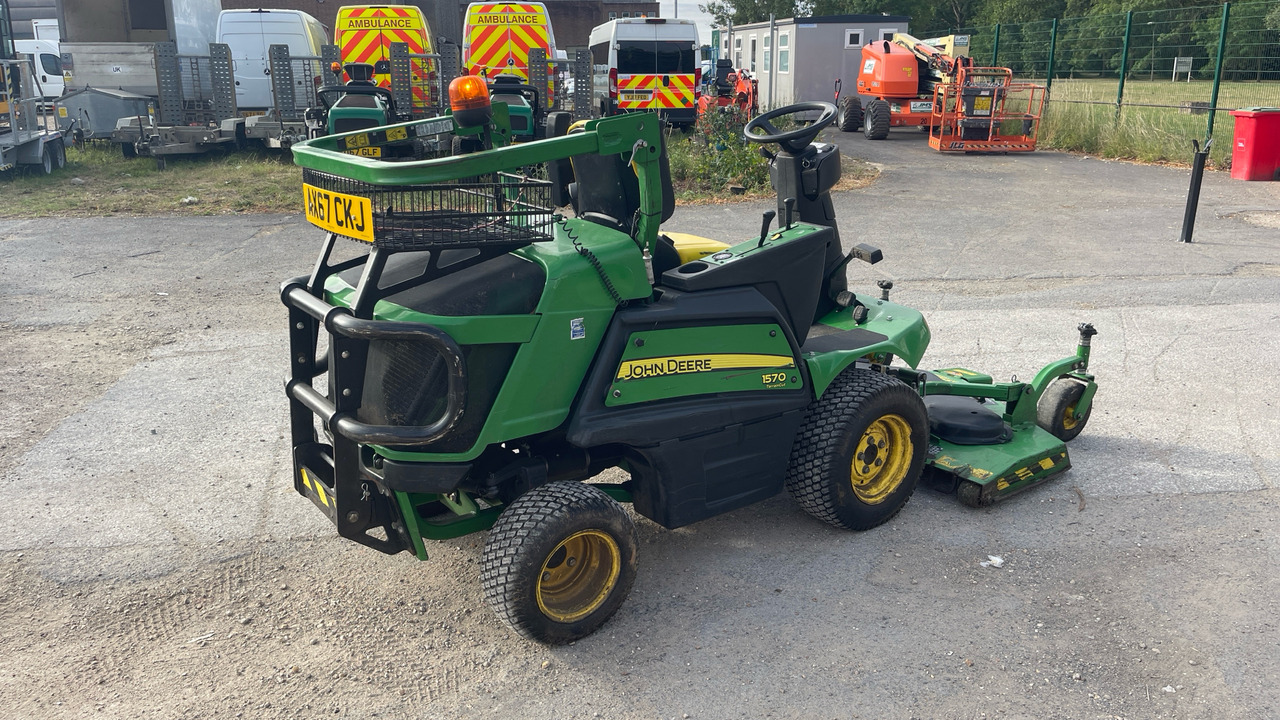 JOHN DEERE 1570 - Garden mower: picture 4 JOHN DEERE 1570 - Garden mower: picture 4