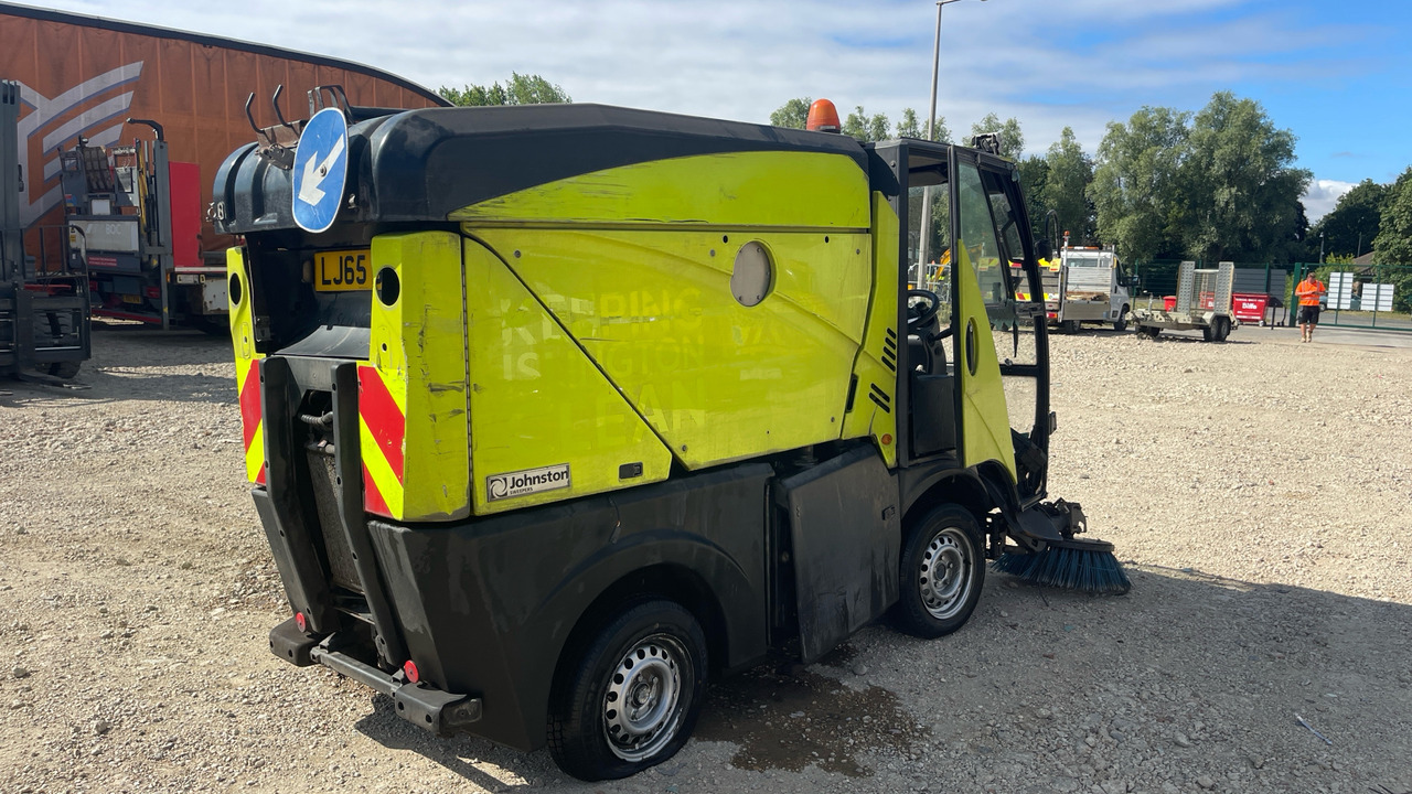 JOHNSTON - Road sweeper: picture 3 JOHNSTON - Road sweeper: picture 3