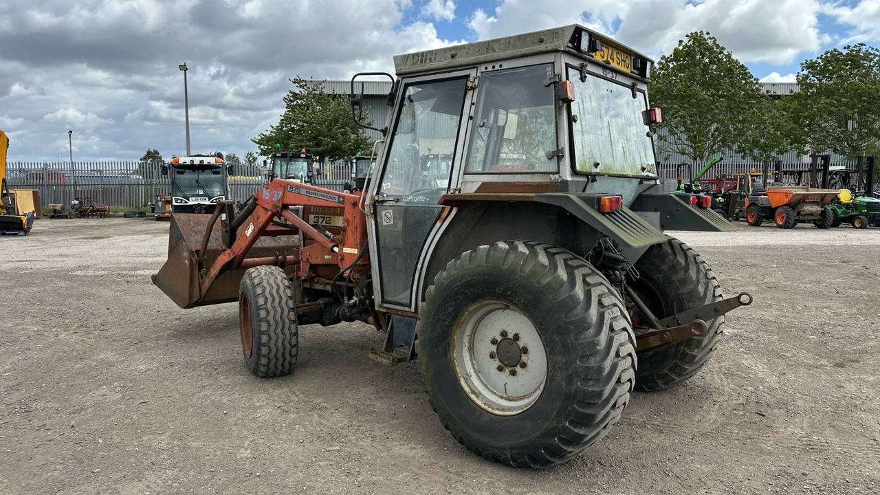 MASSEY FERGUSON 372 12/12 - Farm tractor: picture 3 MASSEY FERGUSON 372 12/12 - Farm tractor: picture 3