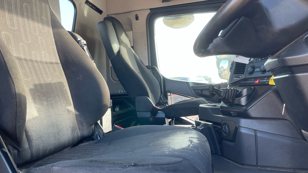 MERCEDES-BENZ AROCS - Tipper, Crane truck: picture 5 MERCEDES-BENZ AROCS - Tipper, Crane truck: picture 5