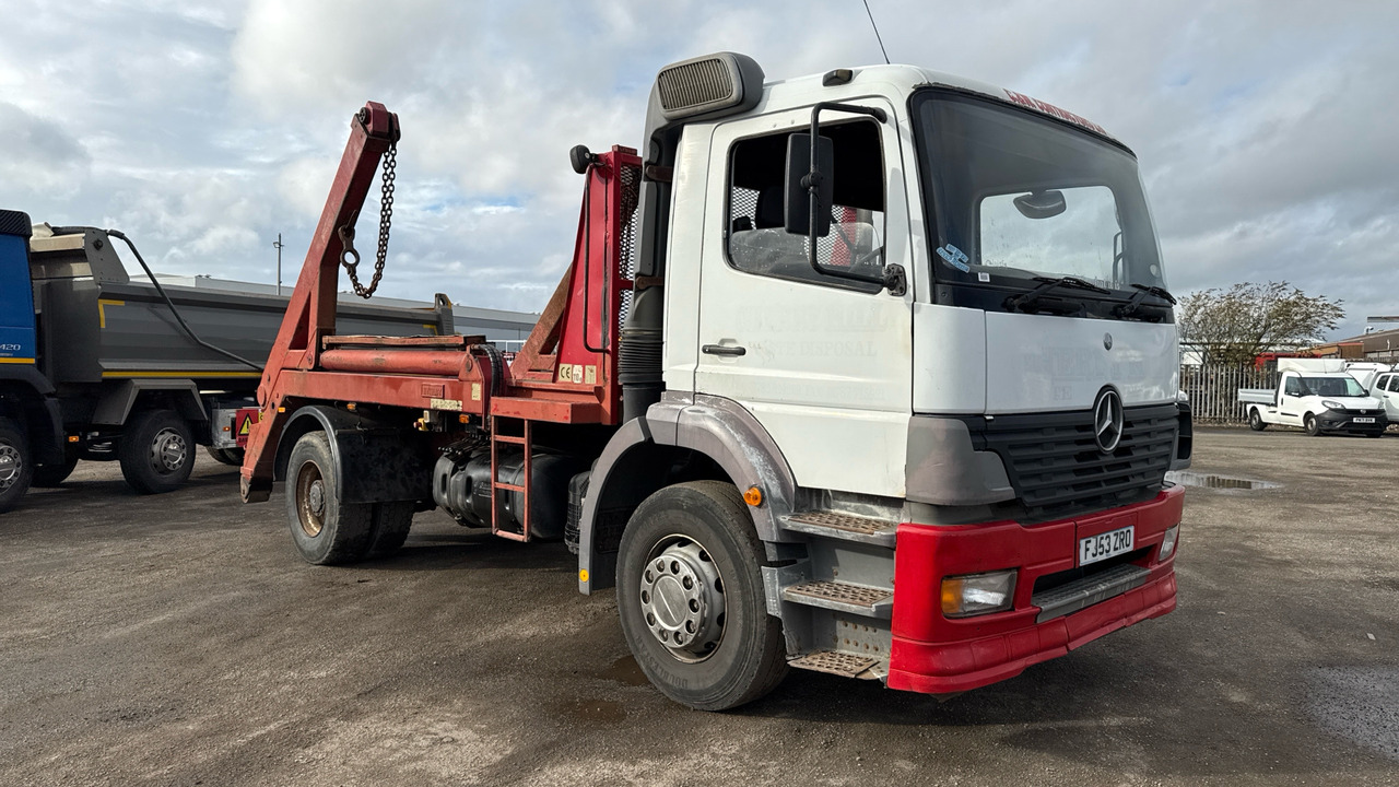 MERCEDES-BENZ ATEGO 1823 - Skip loader truck: picture 1 MERCEDES-BENZ ATEGO 1823 - Skip loader truck: picture 1