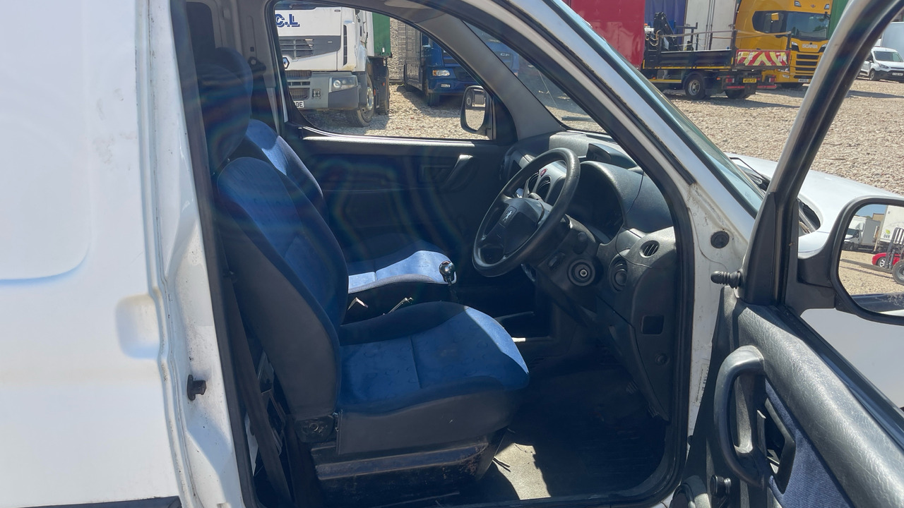 PEUGEOT PARTNER 600 - Small van: picture 5 PEUGEOT PARTNER 600 - Small van: picture 5
