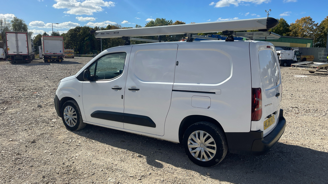 PEUGEOT PARTNER PROFESSIONAL 850 1.5 BlueHDi 100PS - Small van: picture 3 PEUGEOT PARTNER PROFESSIONAL 850 1.5 BlueHDi 100PS - Small van: picture 3