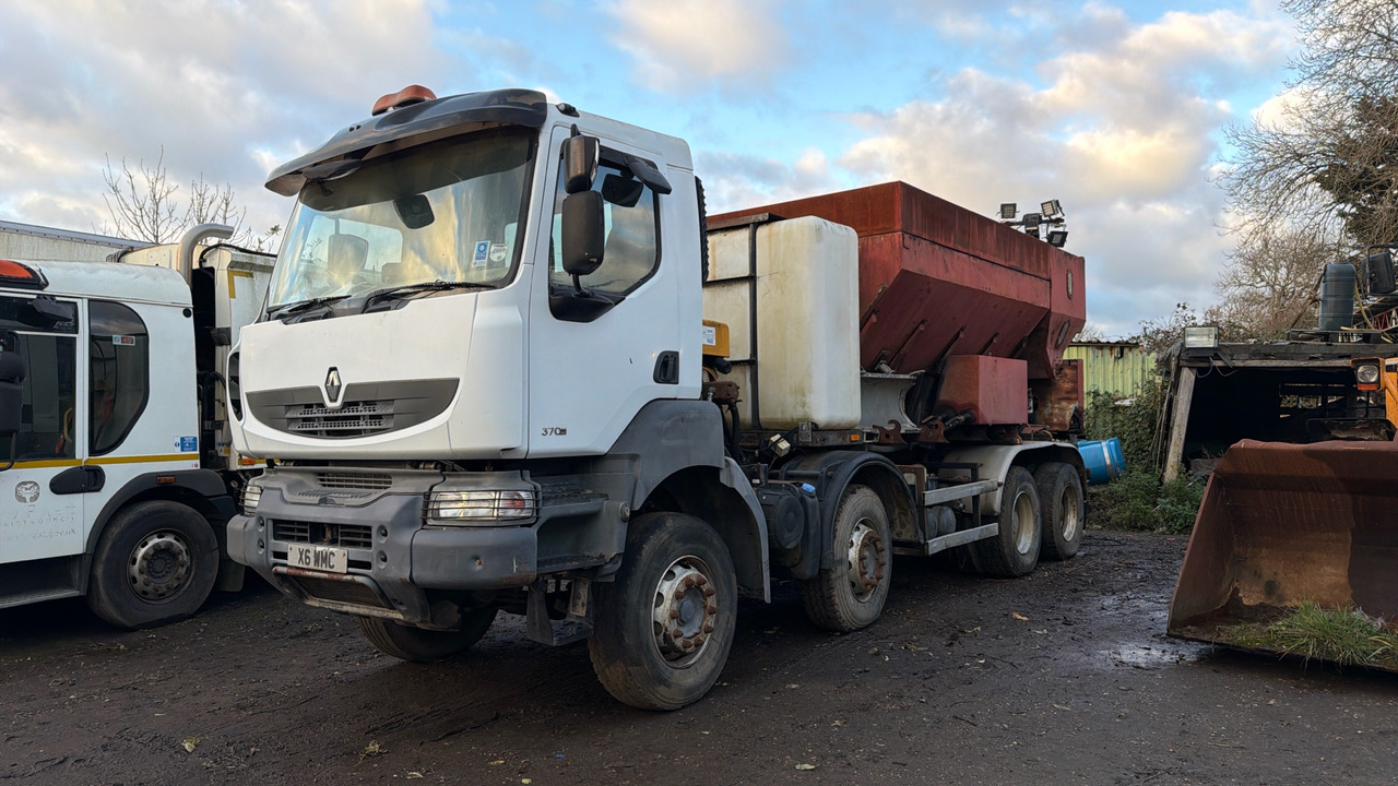 RENAULT DXI 370 - Asphalt distributor: picture 2 RENAULT DXI 370 - Asphalt distributor: picture 2