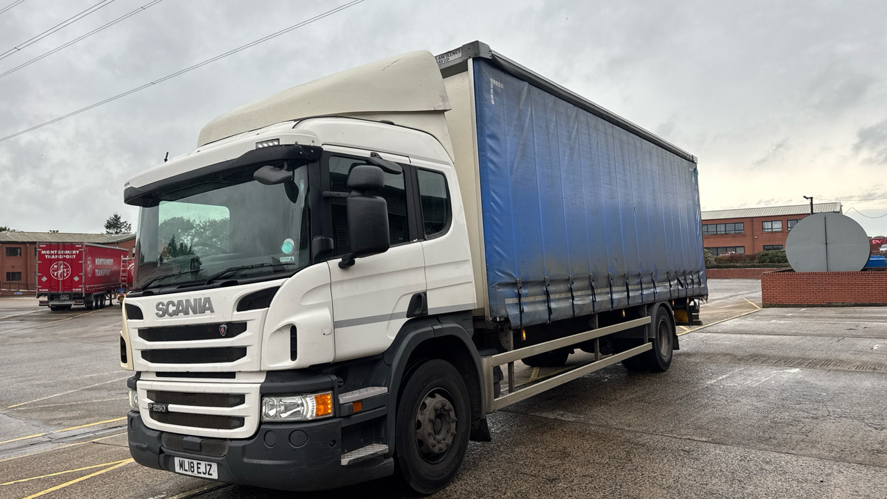 SCANIA P 250 - Curtainsider truck: picture 2 SCANIA P 250 - Curtainsider truck: picture 2