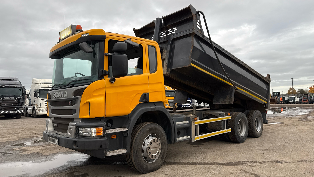 SCANIA P 320 - Tipper: picture 2 SCANIA P 320 - Tipper: picture 2