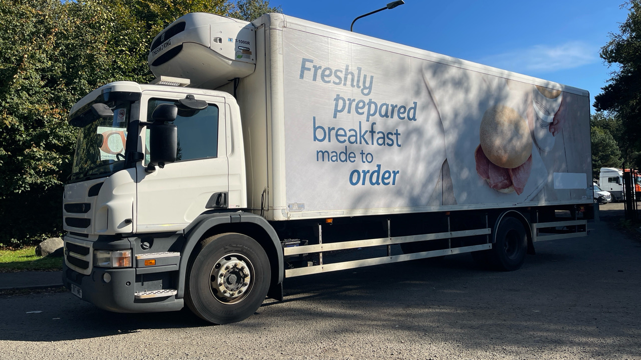 Scania P 250 - Refrigerator truck: picture 2 Scania P 250 - Refrigerator truck: picture 2