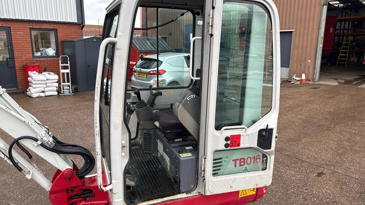 TAKEUCHI TB016 - Mini excavator: picture 5 TAKEUCHI TB016 - Mini excavator: picture 5