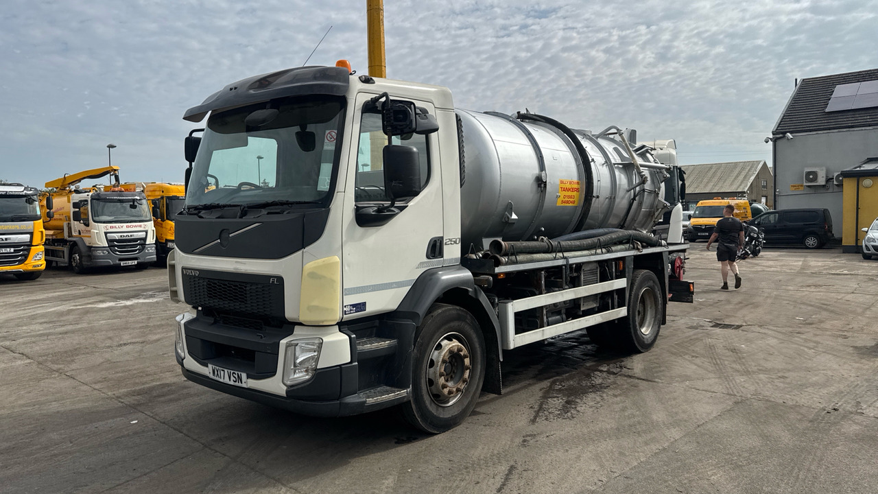 VOLVO FL 250 - Vacuum truck: picture 2 VOLVO FL 250 - Vacuum truck: picture 2