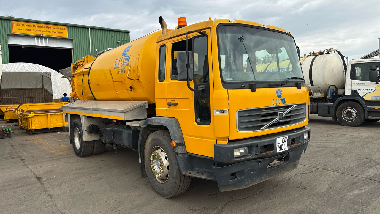 VOLVO FL - Vacuum truck: picture 1 VOLVO FL - Vacuum truck: picture 1