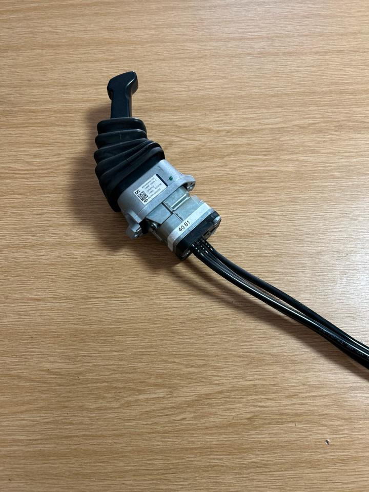 Atego 4 EU 6 bremsventil Handbremsventil KNORR-BREMSE A0044304081 - Brake valve for Truck: picture 1 Atego 4 EU 6 bremsventil Handbremsventil KNORR-BREMSE A0044304081 - Brake valve for Truck: picture 1