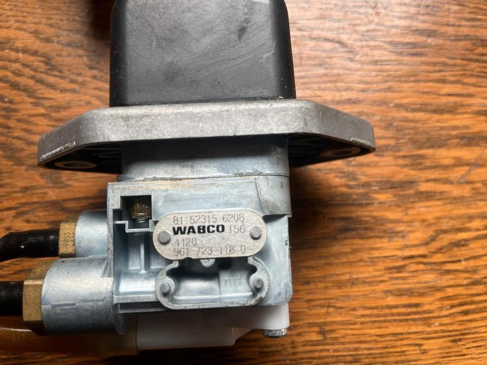 MAN Bremsventil Feststellbremse Handbremsventil 81.52315.6208 - Brake valve for Truck: picture 2 MAN Bremsventil Feststellbremse Handbremsventil 81.52315.6208 - Brake valve for Truck: picture 2