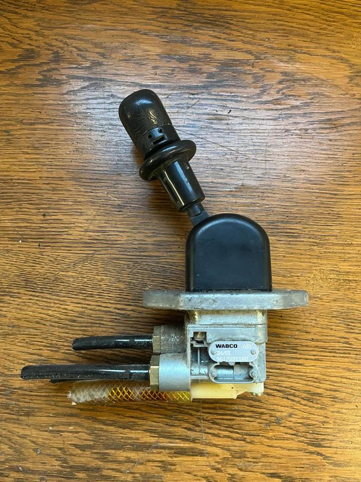 MAN Bremsventil Feststellbremse Handbremsventil 9617231180 - Brake valve for Truck: picture 1 MAN Bremsventil Feststellbremse Handbremsventil 9617231180 - Brake valve for Truck: picture 1