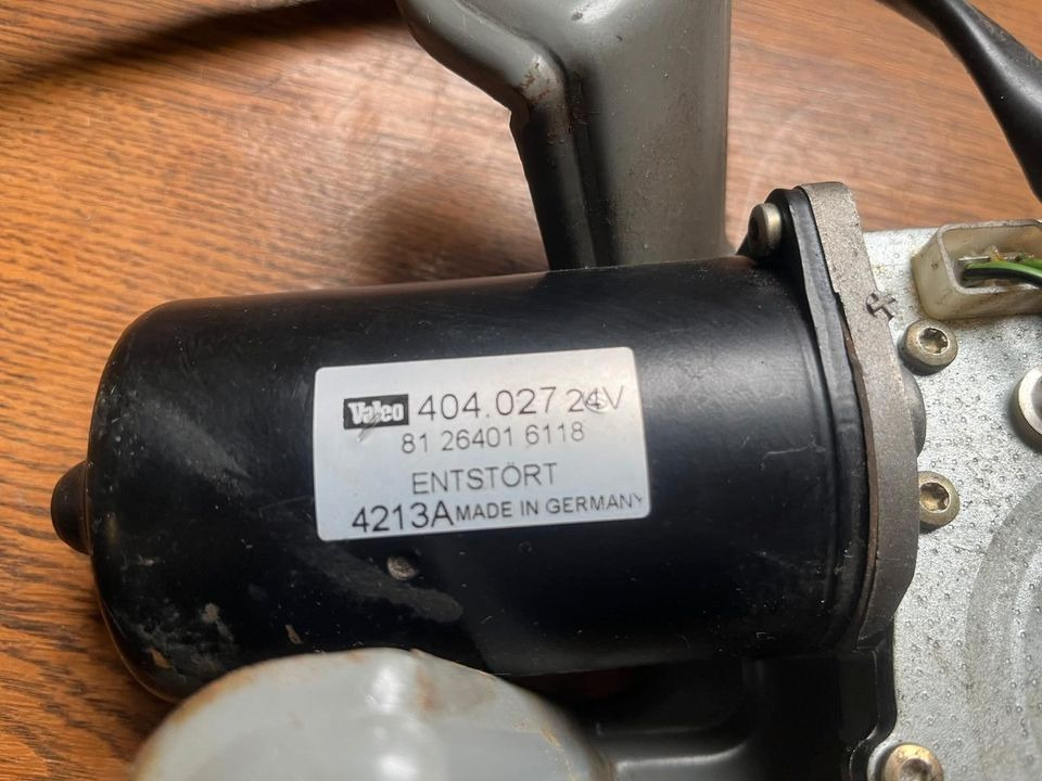 MAN Scheibenwischermotor Valeo 404.027 24V 81264016118 - Wiper for Truck: picture 2 MAN Scheibenwischermotor Valeo 404.027 24V 81264016118 - Wiper for Truck: picture 2