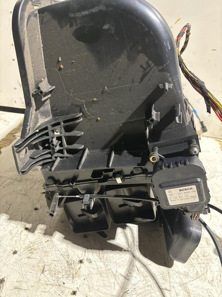 MAN TGA Innenraum Gebläse/Heizung 81.61900.6395 - Fan for Truck: picture 4 MAN TGA Innenraum Gebläse/Heizung 81.61900.6395 - Fan for Truck: picture 4