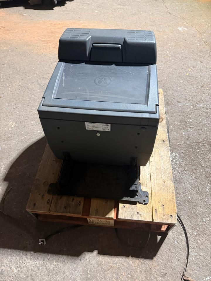 MAN TGA Kühlschrank 81.63910.6016 - Cab and interior for Truck: picture 2 MAN TGA Kühlschrank 81.63910.6016 - Cab and interior for Truck: picture 2