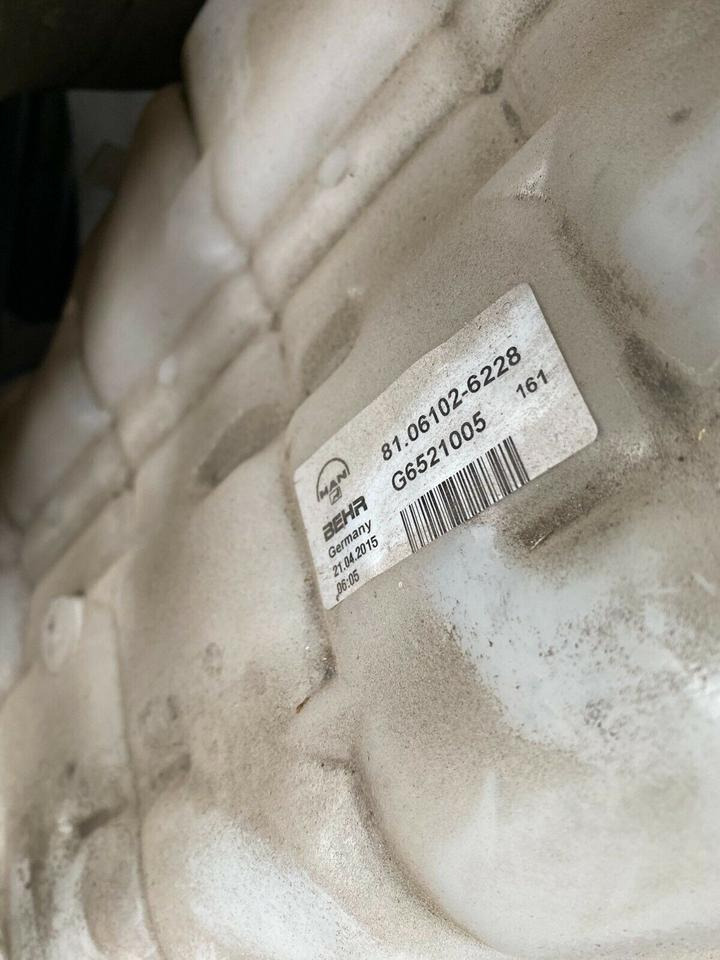 MAN TGL Ausgleichsbehälter Kühlmittel 81061026228 81061026233 - Expansion tank for Truck: picture 3 MAN TGL Ausgleichsbehälter Kühlmittel 81061026228 81061026233 - Expansion tank for Truck: picture 3