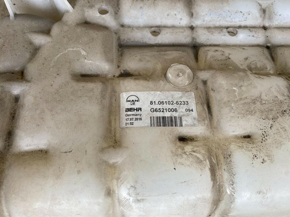 MAN TGL Ausgleichsbehälter Kühlmittel 81061026228 81061026233 - Expansion tank for Truck: picture 4 MAN TGL Ausgleichsbehälter Kühlmittel 81061026228 81061026233 - Expansion tank for Truck: picture 4