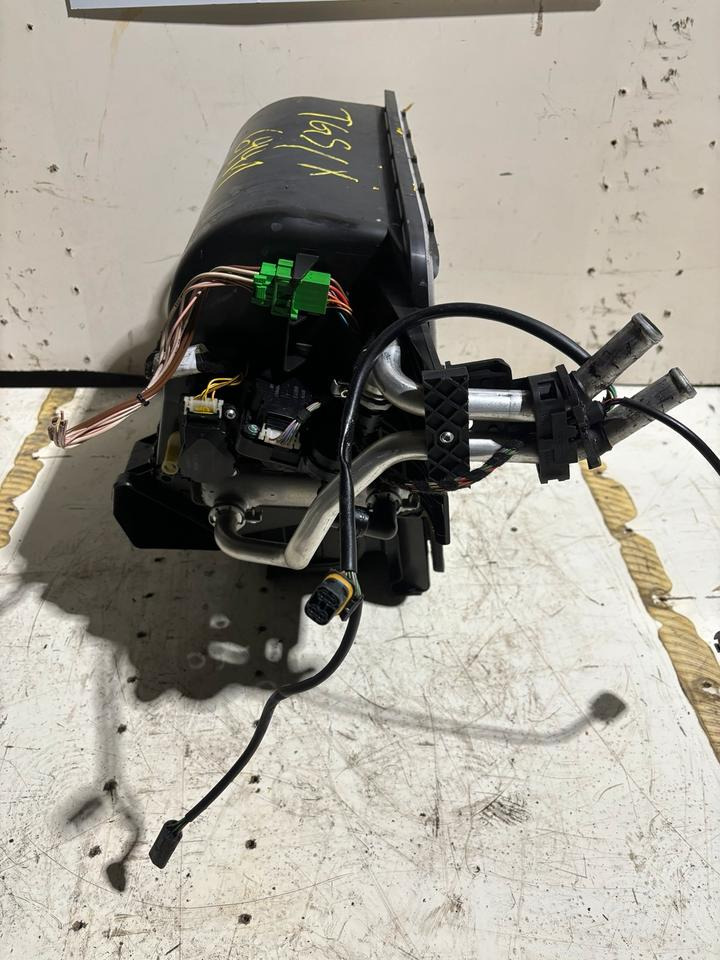 MAN TGX/TGS Innenraum Gehäuse/Heizung 81.61900.6441 - Fan for Truck: picture 3 MAN TGX/TGS Innenraum Gehäuse/Heizung 81.61900.6441 - Fan for Truck: picture 3