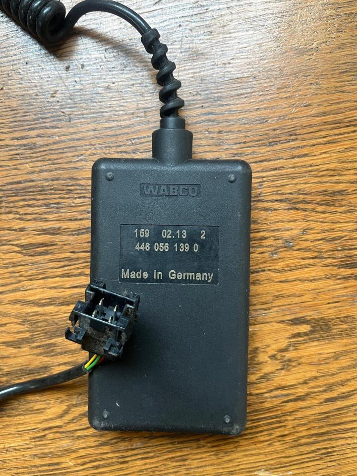 MAN WABCO Bediengerät Fernbedienung Luftfederung 4460561390 - Air suspension for Truck: picture 2 MAN WABCO Bediengerät Fernbedienung Luftfederung 4460561390 - Air suspension for Truck: picture 2