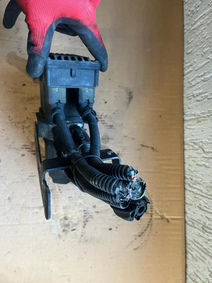 Mercedes Actros MP4 AdBlue Pumpe A0001403378 - Fuel pump for Truck: picture 3 Mercedes Actros MP4 AdBlue Pumpe A0001403378 - Fuel pump for Truck: picture 3