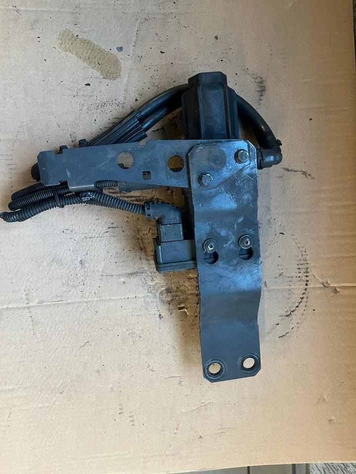 Mercedes Actros MP4 AdBlue Pumpe A0001403978 - Fuel pump for Truck: picture 4 Mercedes Actros MP4 AdBlue Pumpe A0001403978 - Fuel pump for Truck: picture 4