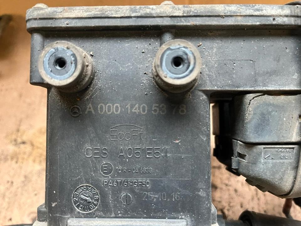 Mercedes Actros MP4 AdBlue Pumpe A0001405378 - Fuel pump for Truck: picture 2 Mercedes Actros MP4 AdBlue Pumpe A0001405378 - Fuel pump for Truck: picture 2