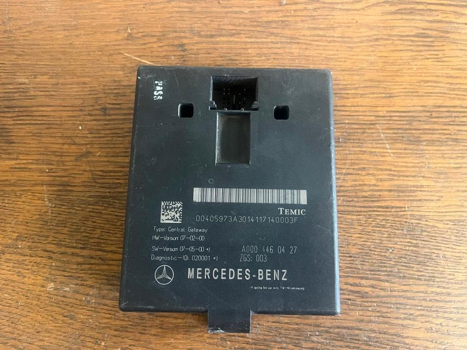 Mercedes Actros MP4 Central Gateway Steuergerät A0004460427 - ECU for Truck: picture 2 Mercedes Actros MP4 Central Gateway Steuergerät A0004460427 - ECU for Truck: picture 2