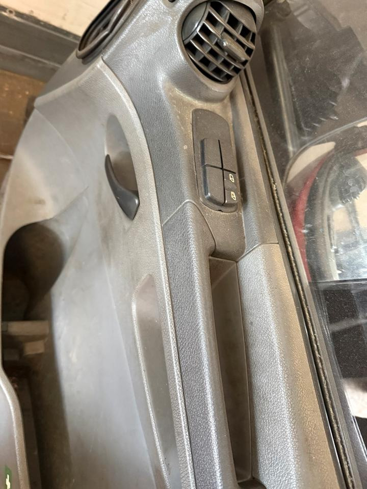 Mercedes Atego 2 Beifahrertür Rot Spiegel Innenverkleidung LN 77 - Door and parts for Truck: picture 5 Mercedes Atego 2 Beifahrertür Rot Spiegel Innenverkleidung LN 77 - Door and parts for Truck: picture 5