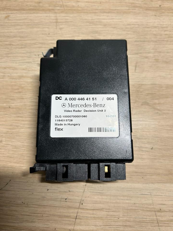 Mercedes Atego 4 EU 6 Video Radar Steuergerät A0004464151 - Electrical system for Truck: picture 2 Mercedes Atego 4 EU 6 Video Radar Steuergerät A0004464151 - Electrical system for Truck: picture 2