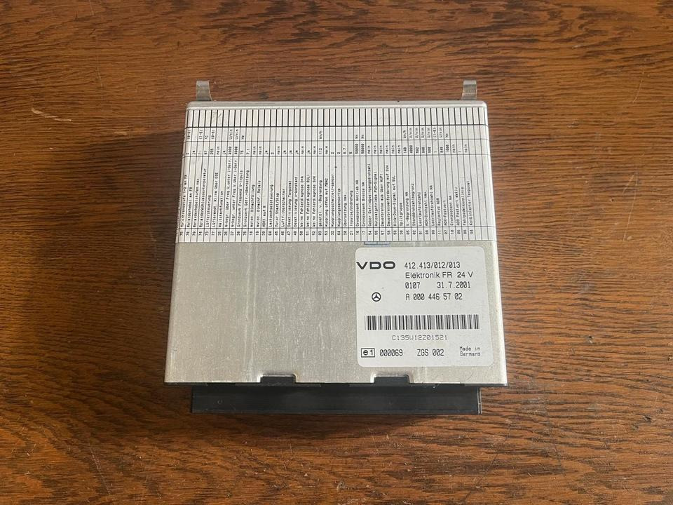 Mercedes Atego Elektronik FR VDO Steuergerät A0004465702 - ECU for Truck: picture 2 Mercedes Atego Elektronik FR VDO Steuergerät A0004465702 - ECU for Truck: picture 2