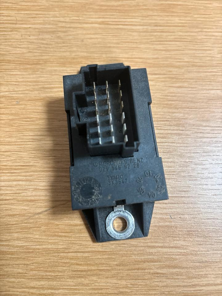 Mercedes Atego elektromagnetischer Filter A0295459228 - Electrical system for Truck: picture 2 Mercedes Atego elektromagnetischer Filter A0295459228 - Electrical system for Truck: picture 2