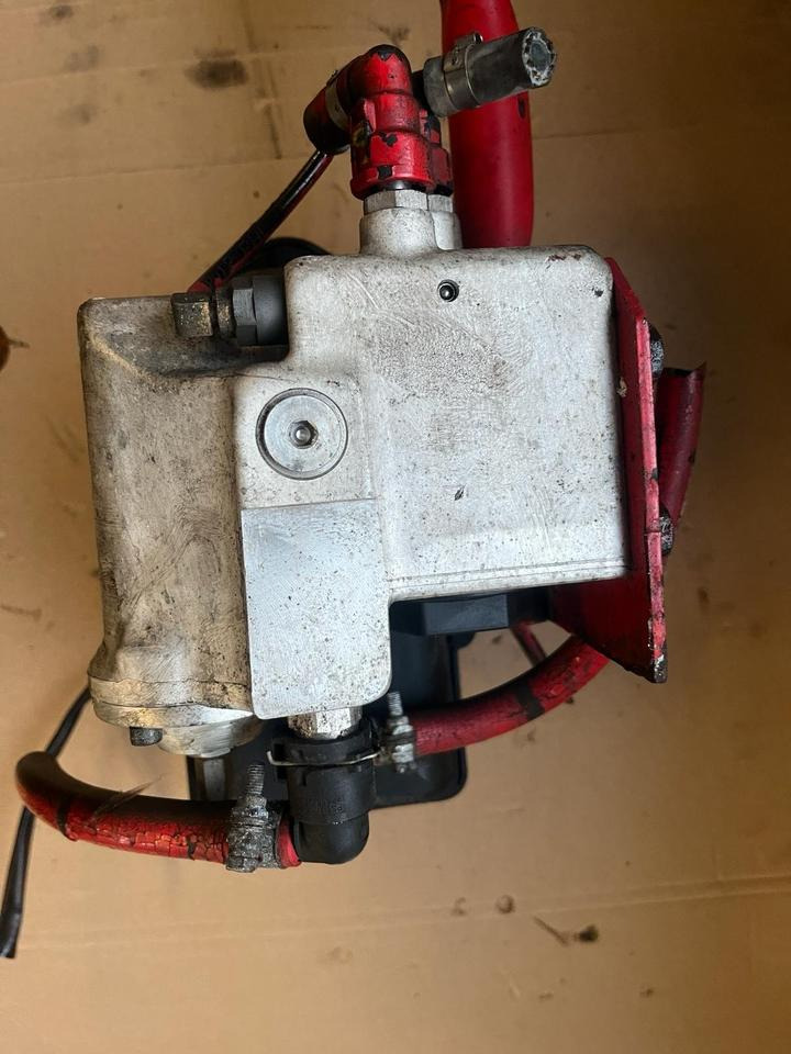 Mercedes-Benz Actros Atego EU4 EU5 AdBlue Pumpe A0001401578 - Fuel pump for Truck: picture 4 Mercedes-Benz Actros Atego EU4 EU5 AdBlue Pumpe A0001401578 - Fuel pump for Truck: picture 4